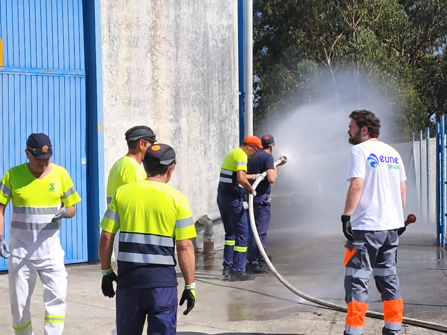 Práctica de formación en extinción de incendios para empresas impartida por Eune